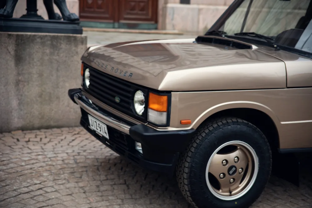 Classic Range Rover, partial front view.