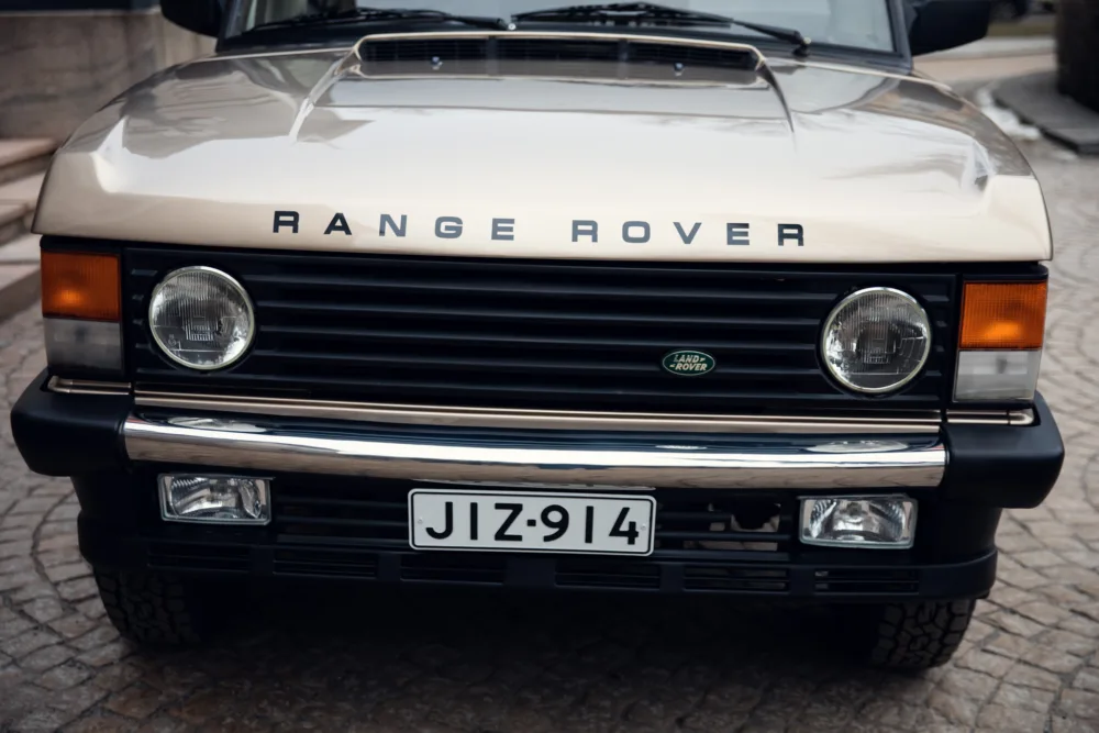 Vintage Range Rover front grille and emblem.