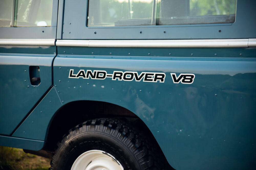 Land Rover V8 side panel and wheel close-up