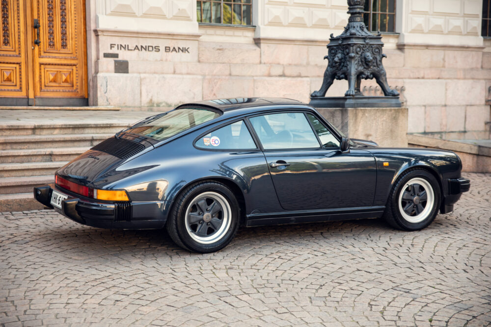 Vintage Porsche 911 parked outside Finland's Bank