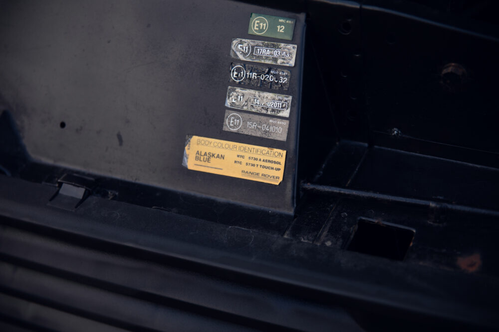 Range Rover body color identification sticker, Alaska Blue