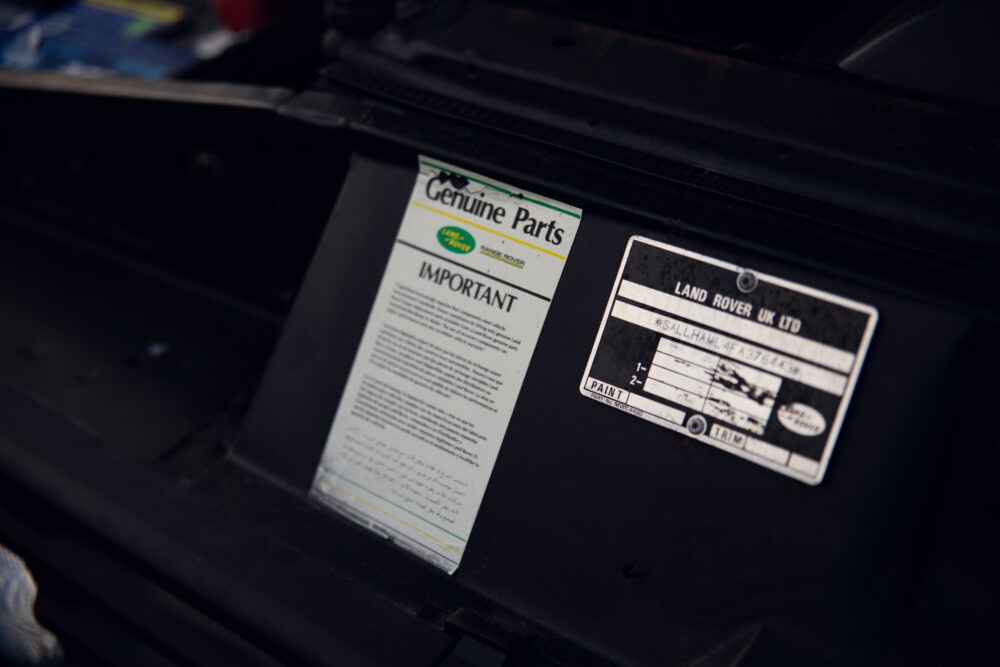 Land Rover car parts instructions and identification label