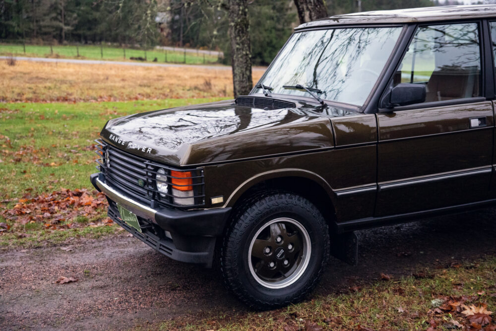 Vintage Range Rover in a rural setting