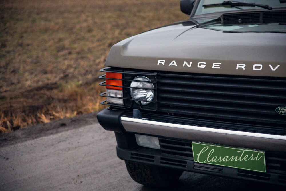 Close-up of Range Rover grille and headlight