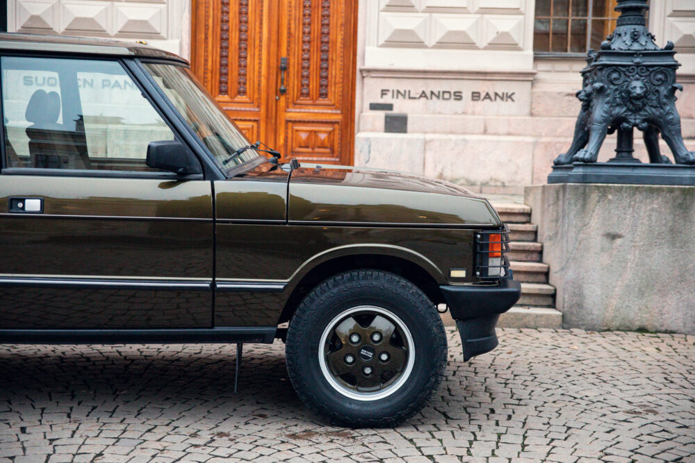 Vintage SUV parked outside Bank of Finland