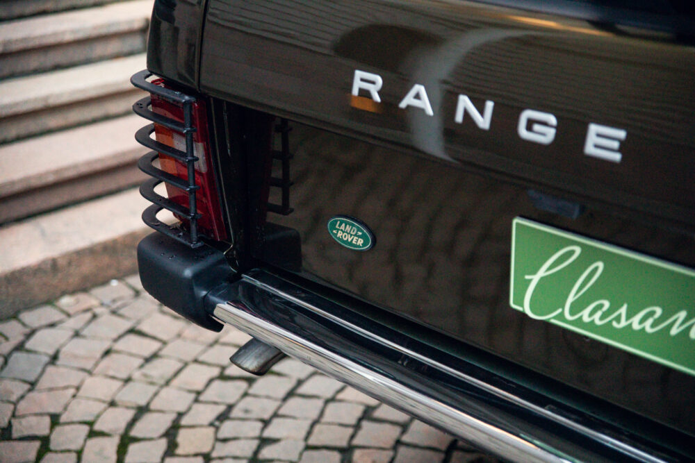 Close-up of Land Rover Range Rover rear light